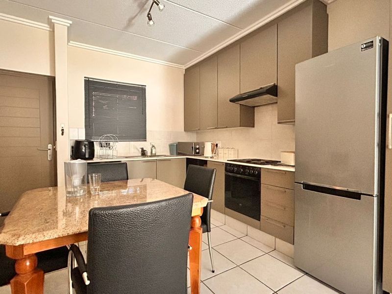 Apartment For Sale in Paulshof - Photo 5