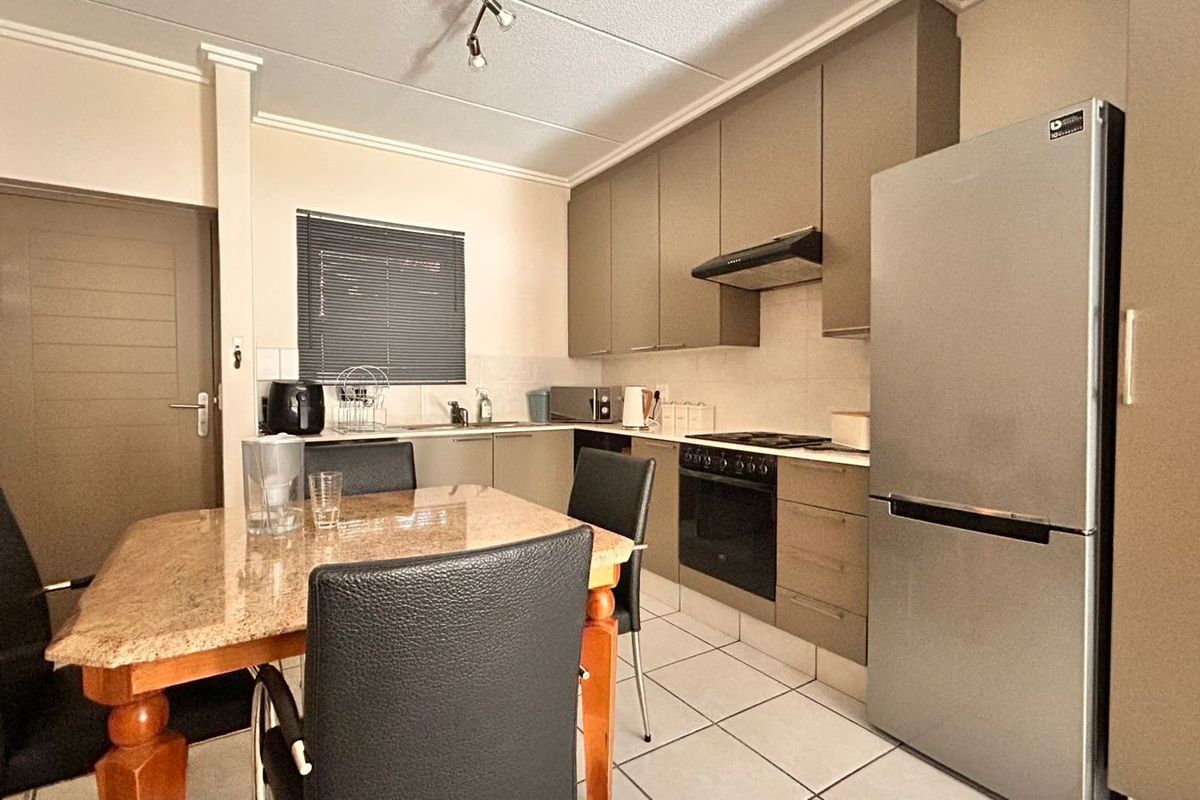 Apartment For Sale in Paulshof - Photo 5