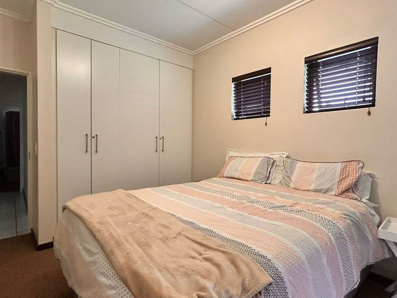 Apartment For Sale in Paulshof - Photo 7