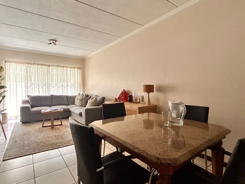 House For Sale in Paulshof - Photo 4