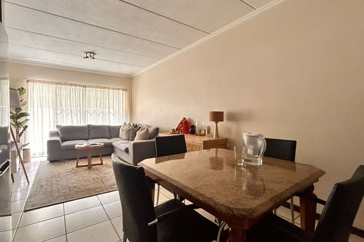 House For Sale in Paulshof - Photo 4