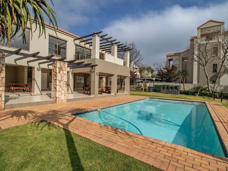 House For Sale in Paulshof - Photo 1