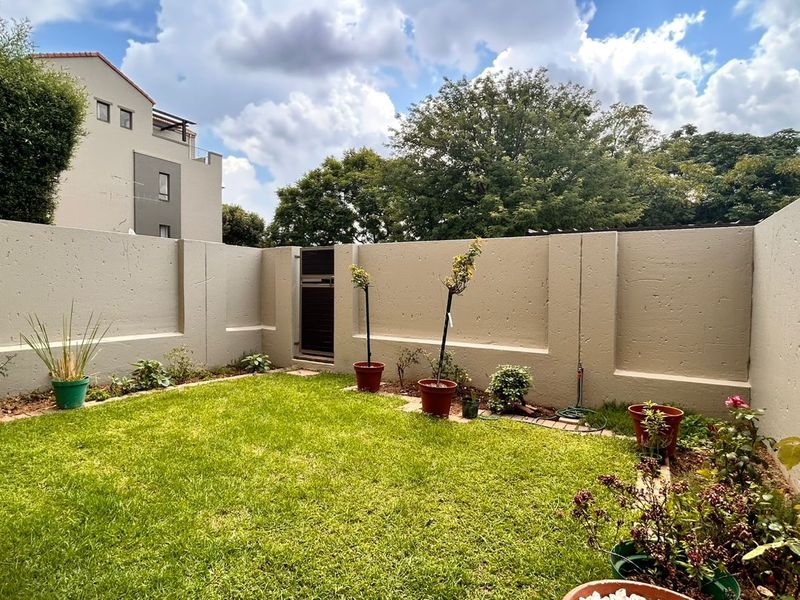 House For Sale in Paulshof - Photo 9