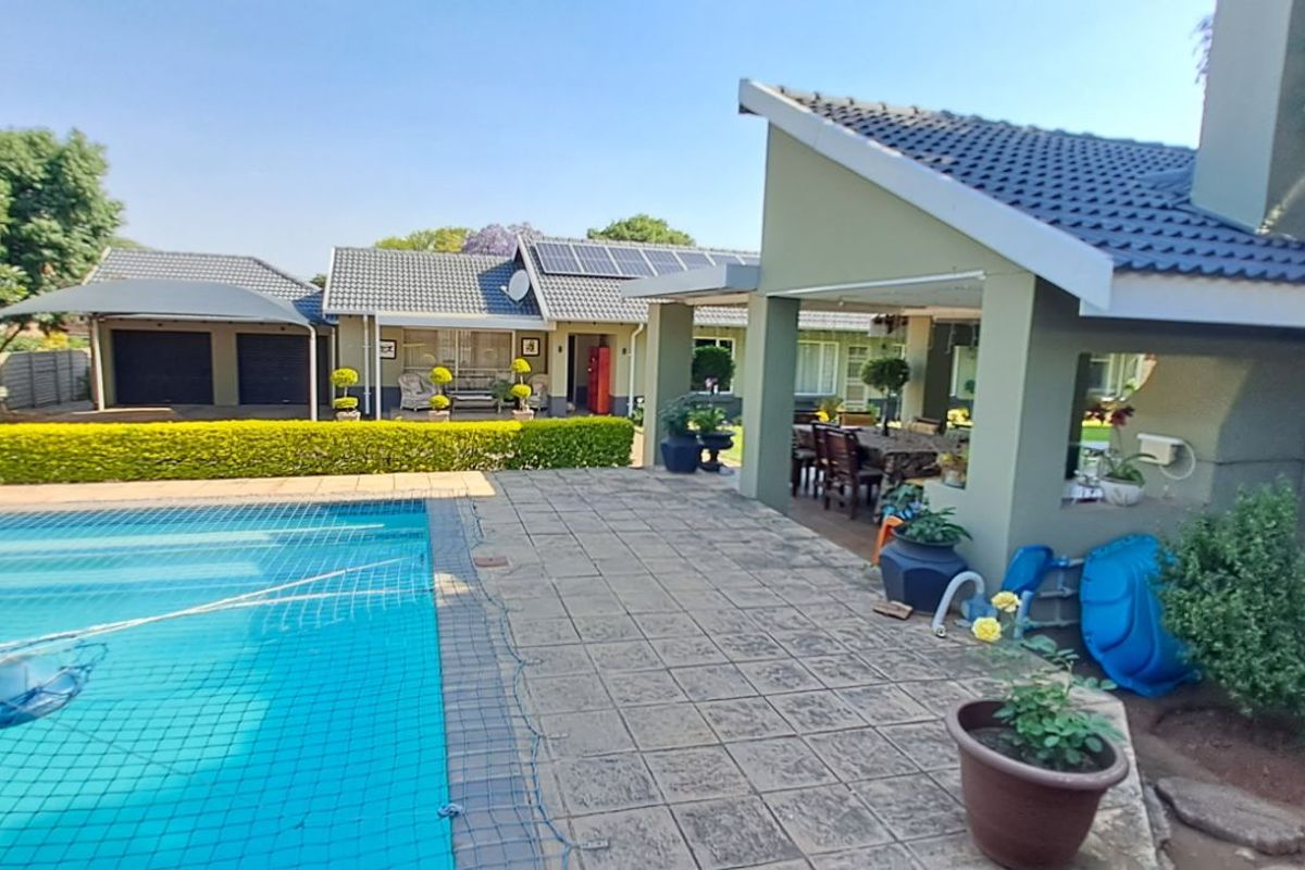 House For Sale in Waverley - Photo 2