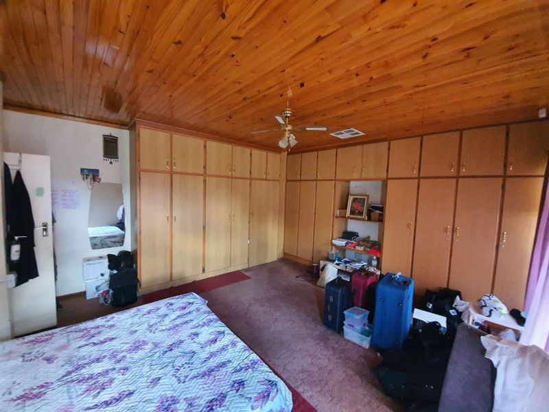 House For Sale in Royldene - Photo 8