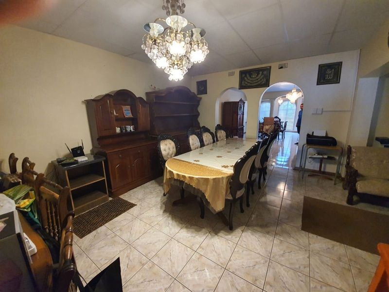 House For Sale in Royldene - Photo 3