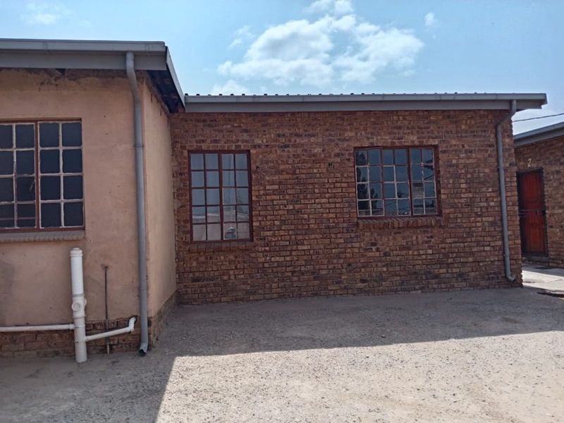 House For Sale in Mamelodi East - Photo 2