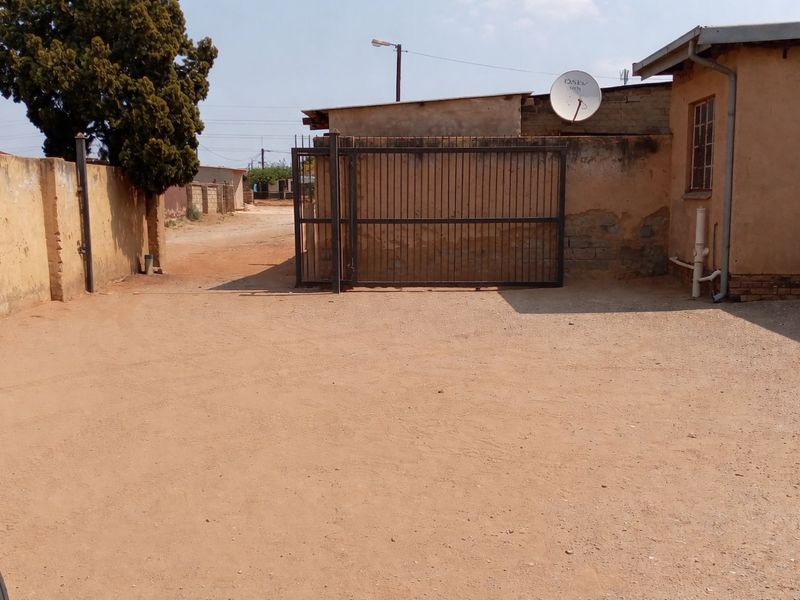 House For Sale in Mamelodi East - Photo 4