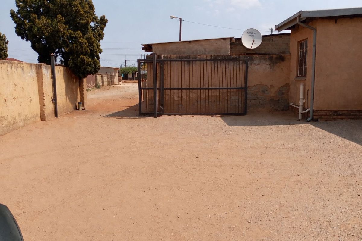 House For Sale in Mamelodi East - Photo 4