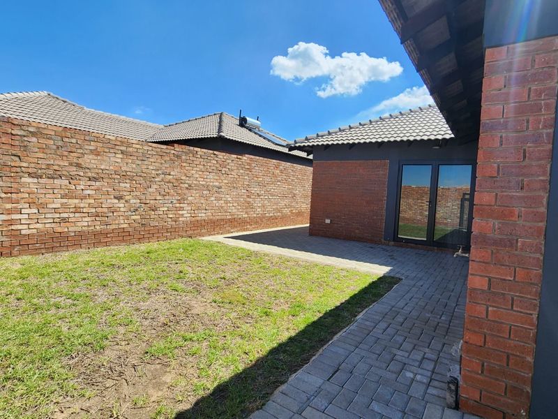 House For Sale in Secunda Central - Photo 2