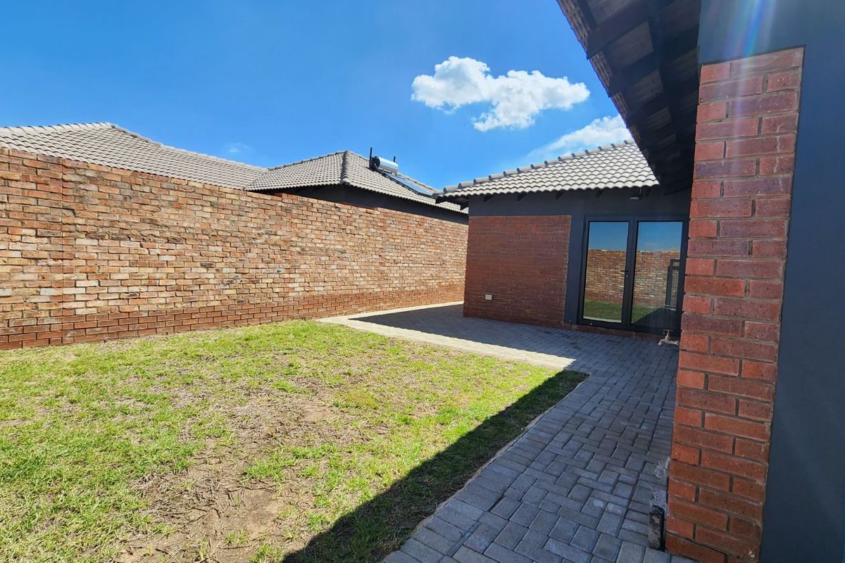 House For Sale in Secunda Central - Photo 2