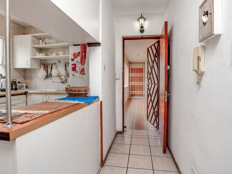 Apartment For Sale in Blackheath - Photo 6