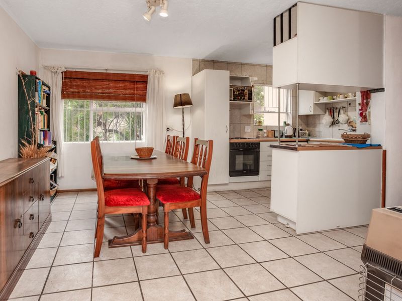 Apartment For Sale in Blackheath - Photo 2