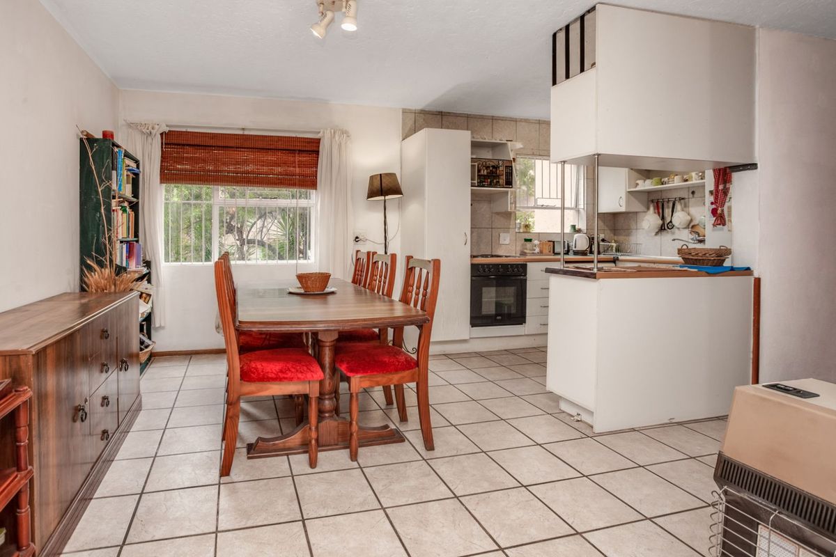 Apartment For Sale in Blackheath - Photo 2