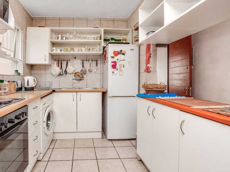Apartment For Sale in Blackheath - Photo 5