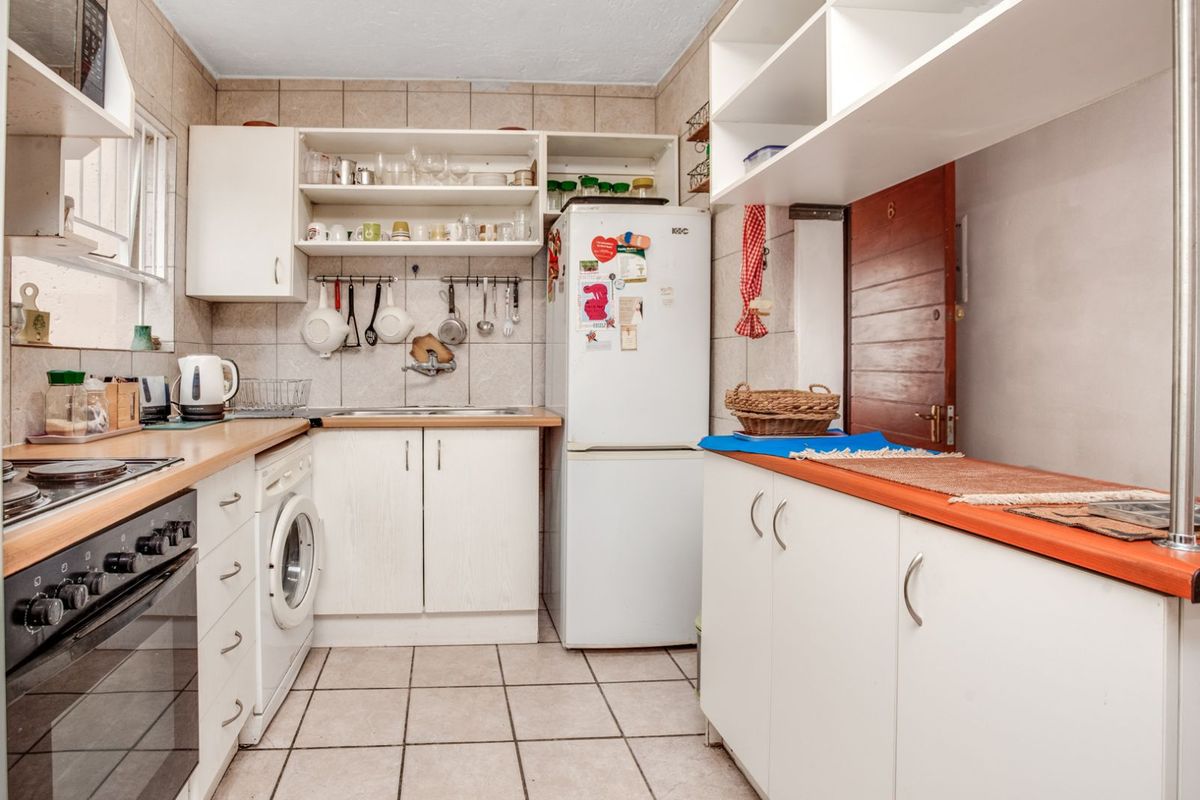 Apartment For Sale in Blackheath - Photo 5