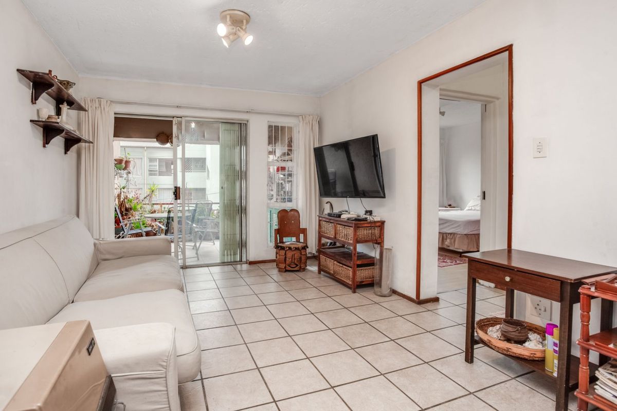 Apartment For Sale in Blackheath - Photo 3