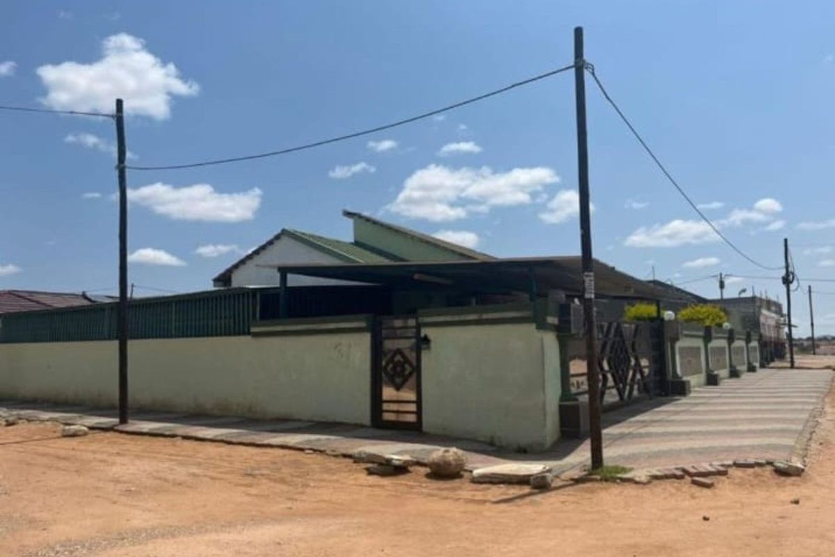 House For Sale in Seshego - Photo 5