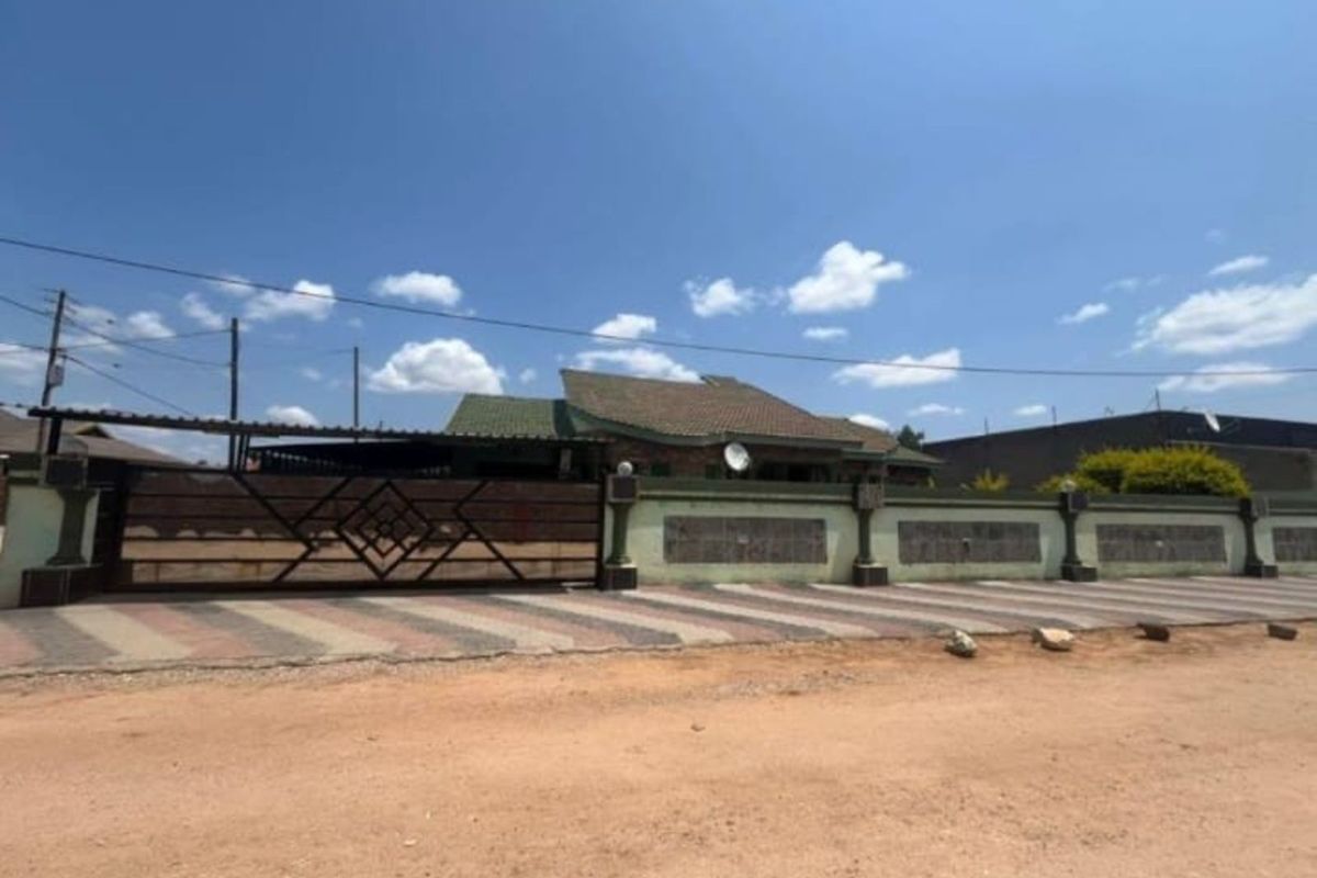 House For Sale in Seshego - Photo 4