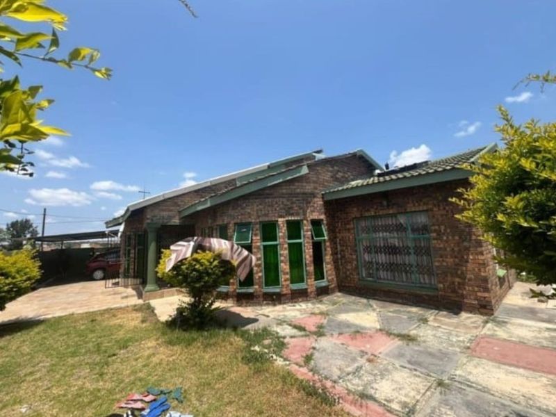House For Sale in Seshego - Photo 3