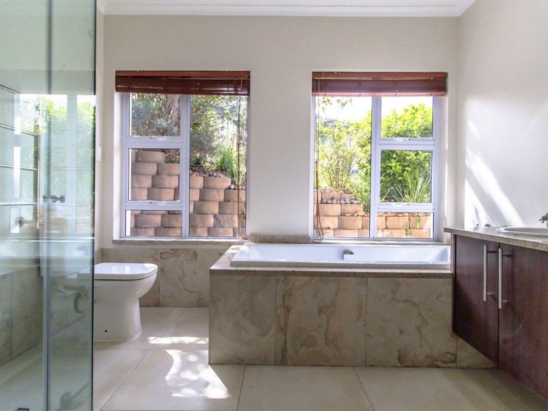 House For Sale in Dennegeur - Photo 2