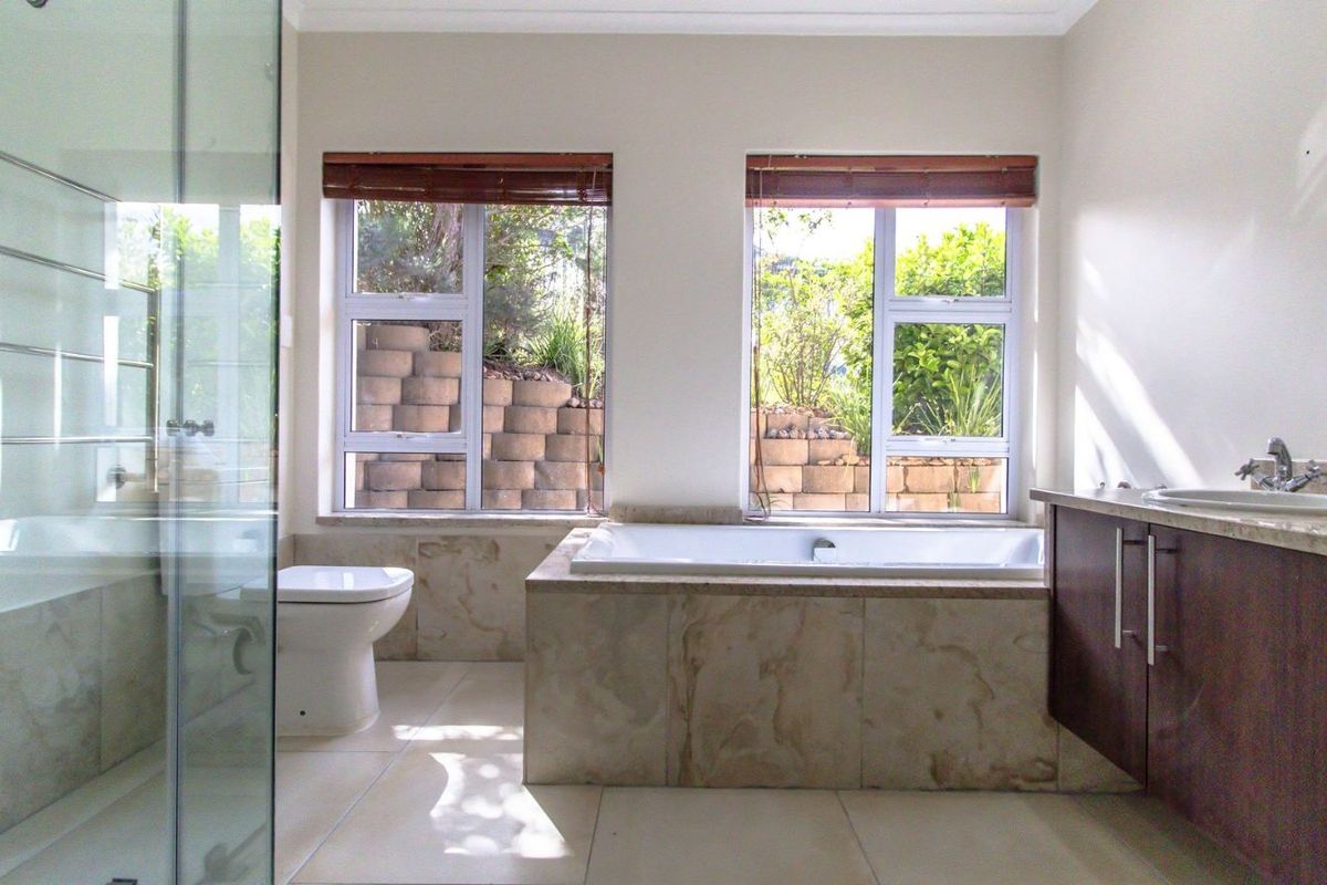 House For Sale in Dennegeur - Photo 2