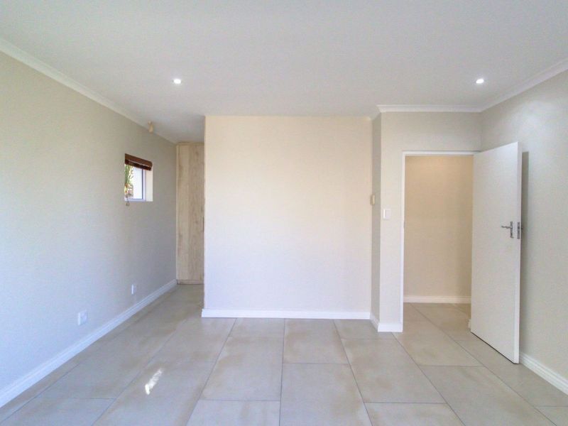 House For Sale in Dennegeur - Photo 8