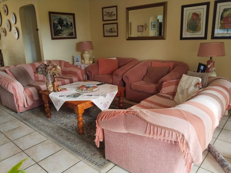 Townhouse For Sale in Die Hoewes - Photo 4