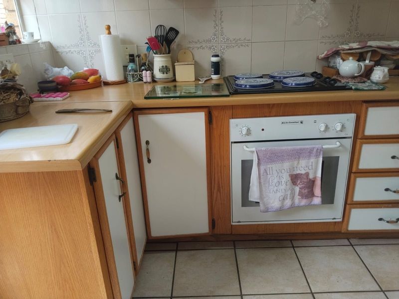 Townhouse For Sale in Die Hoewes - Photo 10