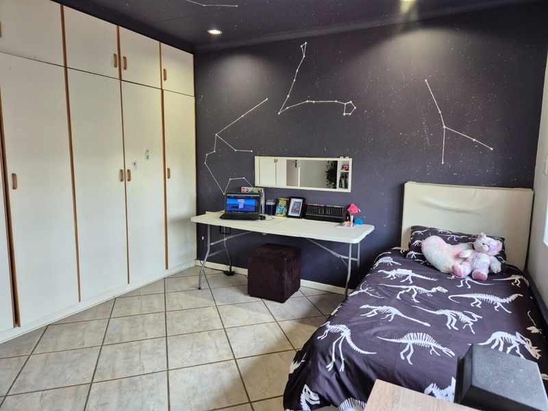 House For Sale in Graaff-Reinet Central - Photo 10