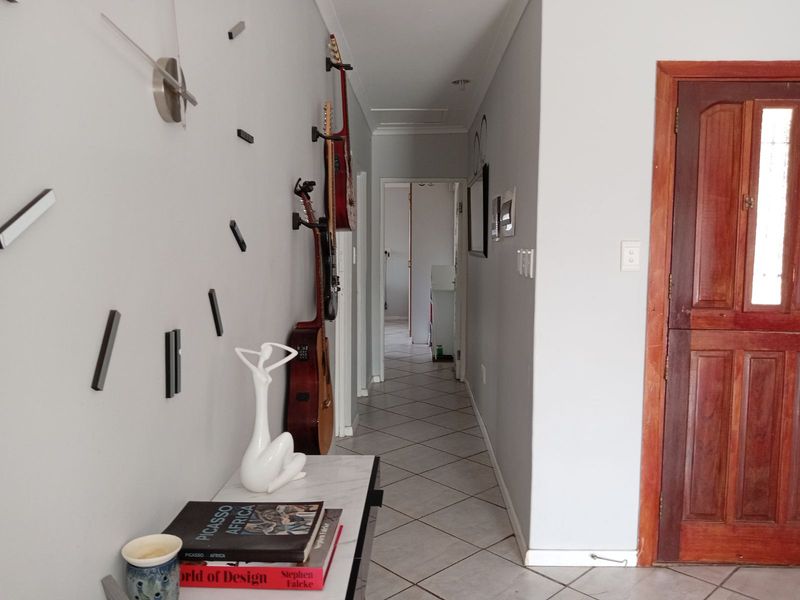 House For Sale in Graaff-Reinet Central - Photo 8