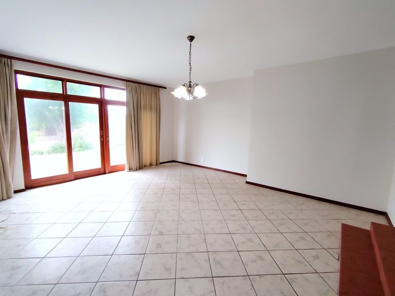 House For Sale in Bayview - Photo 4