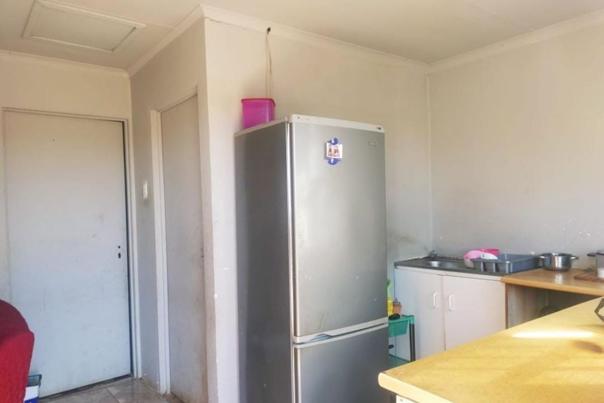 House For Sale in Kwanonqaba - Photo 5