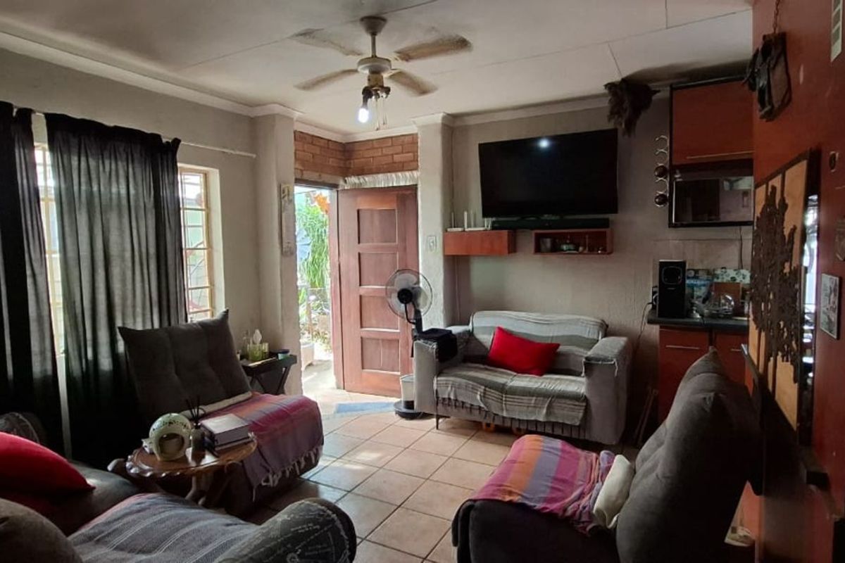 House For Sale in Bendor - Photo 2