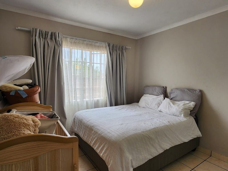 Townhouse For Sale in Annadale - Photo 5