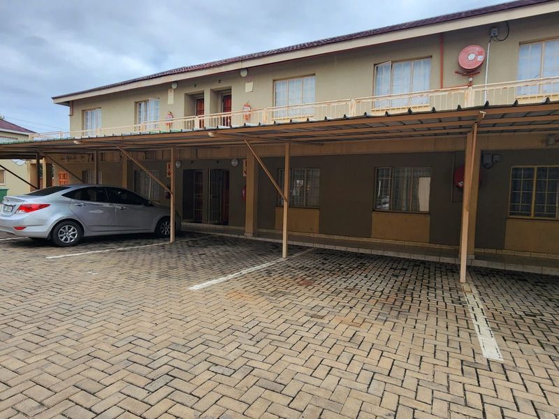 Townhouse For Sale in Annadale - Photo 9