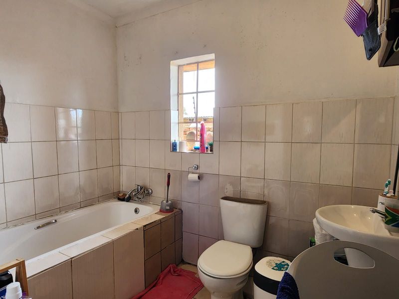 Townhouse For Sale in Annadale - Photo 8