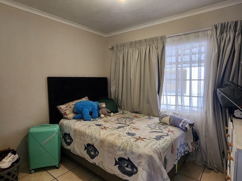 Townhouse For Sale in Annadale - Photo 7