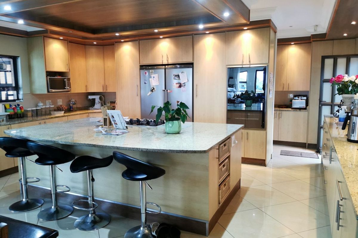 House For Sale in Freeland Park - Photo 2