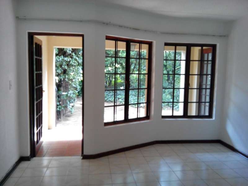 Townhouse For Sale in Benmore Gardens - Photo 7