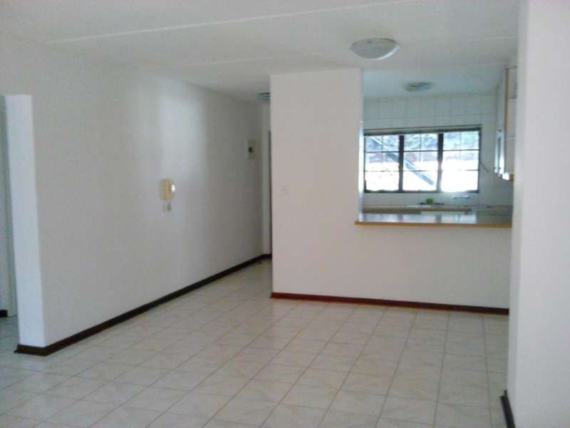 Townhouse For Sale in Benmore Gardens - Photo 4