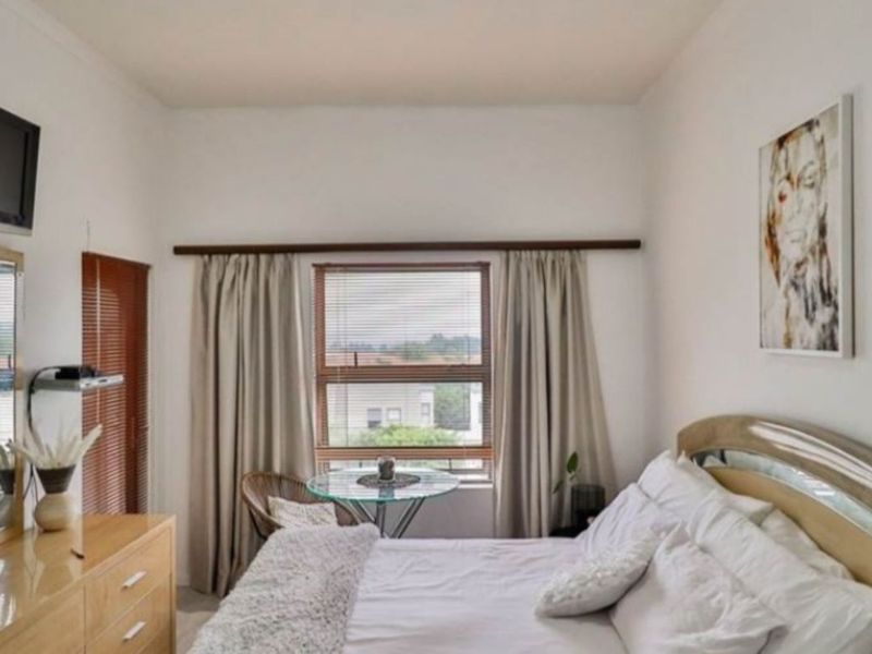 Apartment For Sale in Bryanston - Photo 8