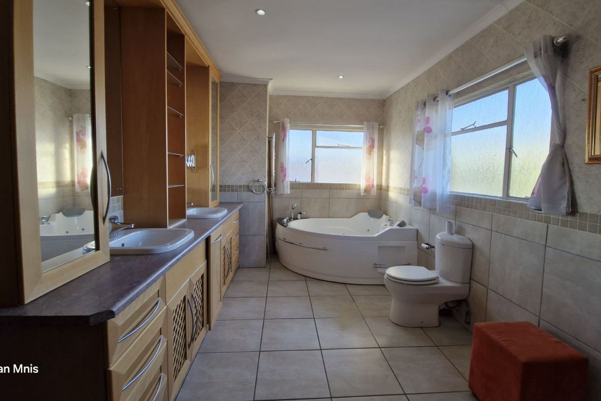 House For Sale in Die Heuwel - Photo 4