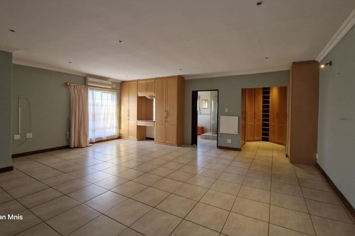 House For Sale in Die Heuwel - Photo 3