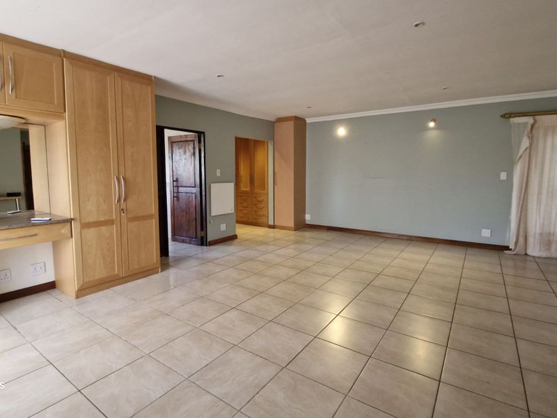 House For Sale in Die Heuwel - Photo 5