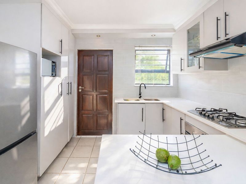 House For Sale in Summerset - Photo 6