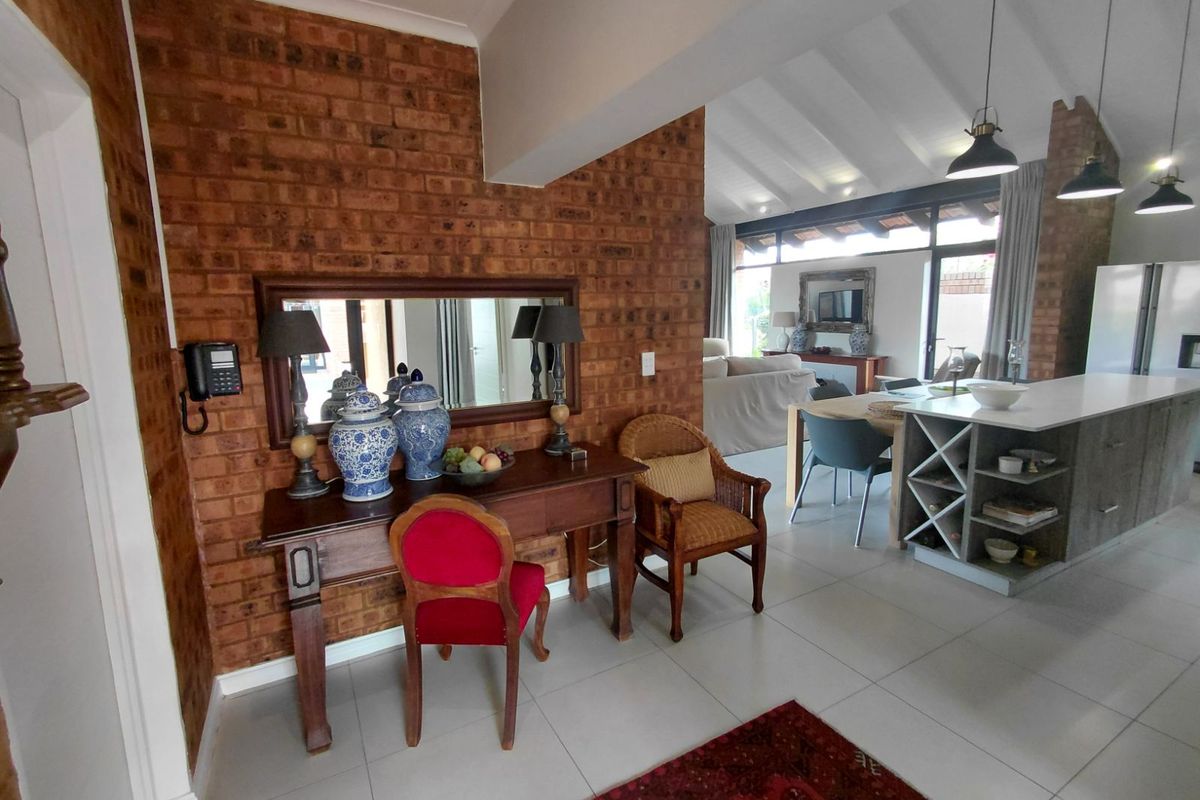 Townhouse For Sale in The Retreat - Photo 4