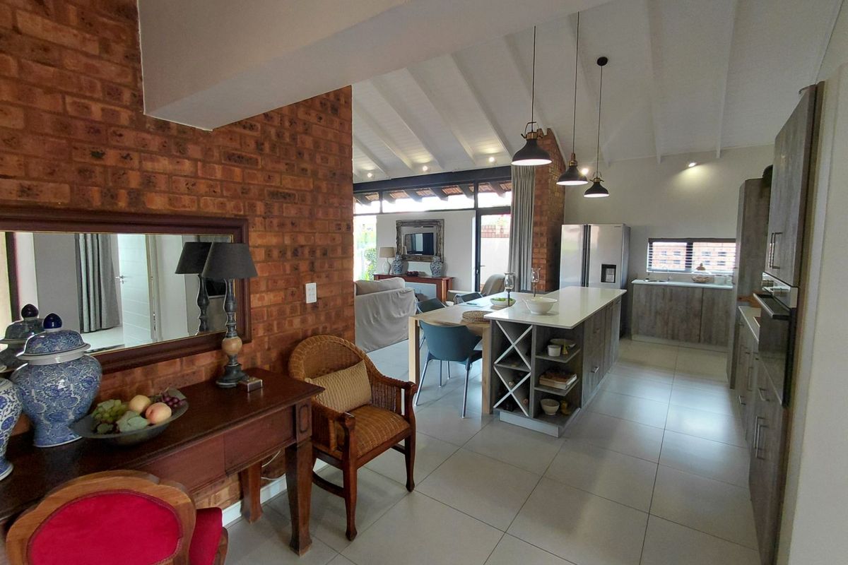 Townhouse For Sale in The Retreat - Photo 5