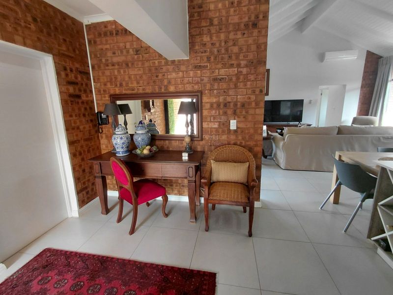 Townhouse For Sale in The Retreat - Photo 3