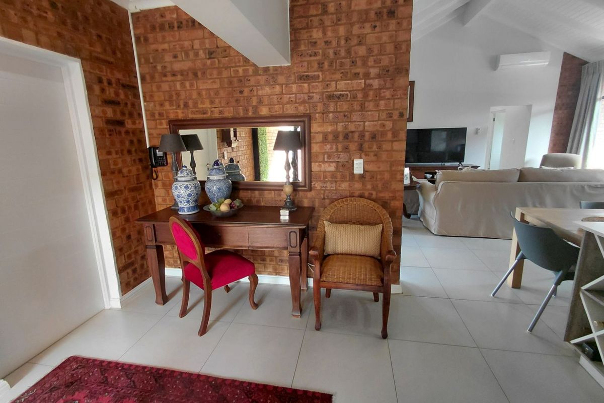 Townhouse For Sale in The Retreat - Photo 3
